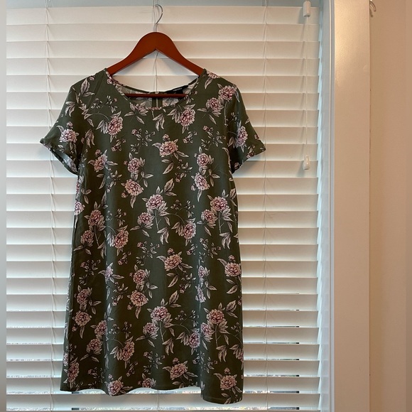 H&M Green + Pink Flowered Mini TShirt Dress - Picture 2 of 6